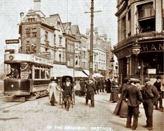 Town-Centre-looking-up-Queens-Road.-1906.